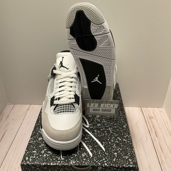 Jordan 4 Retro Military Black - Picture 3 of 5